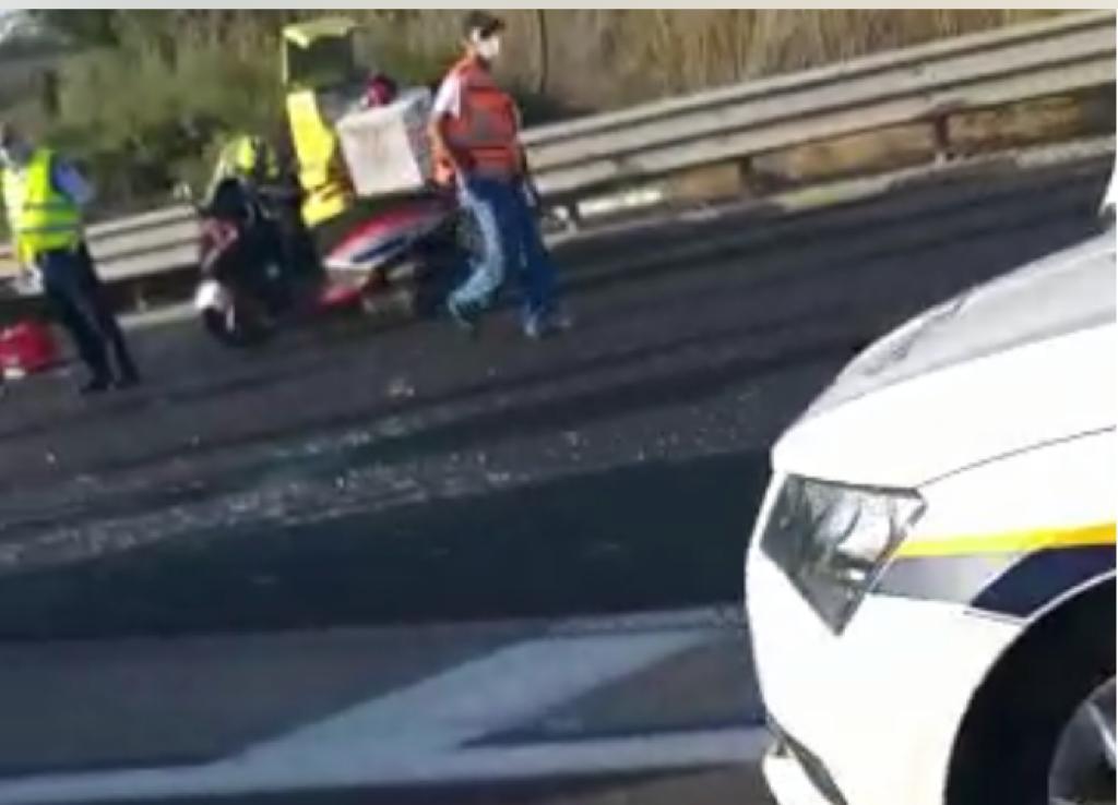 רוכב אופנוע התנגש ברכב חונה: נפצע באורח בינוני עד קשה