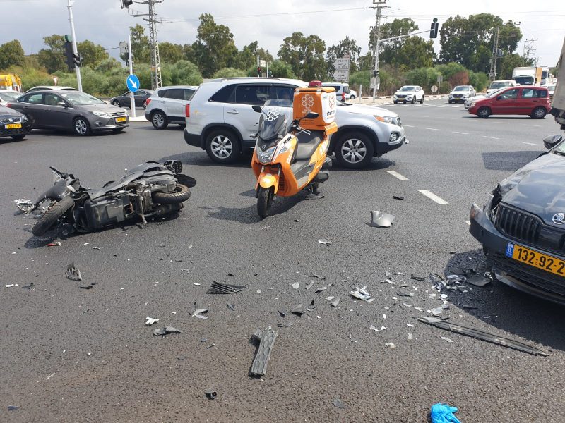 רוכב אופנוע נפצע בינוני עד קשה בתאונה בכביש 44