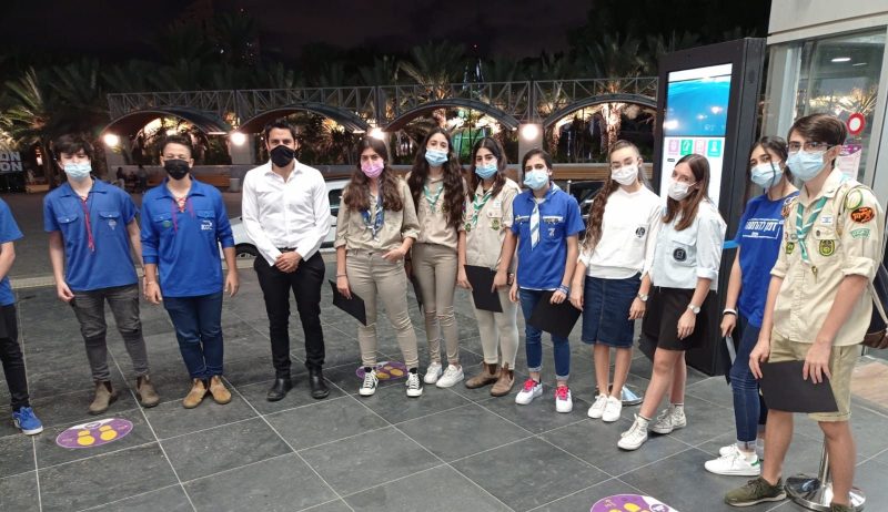 איתי מתיתיהו ובני הנוער. צילום: אלון לבנה